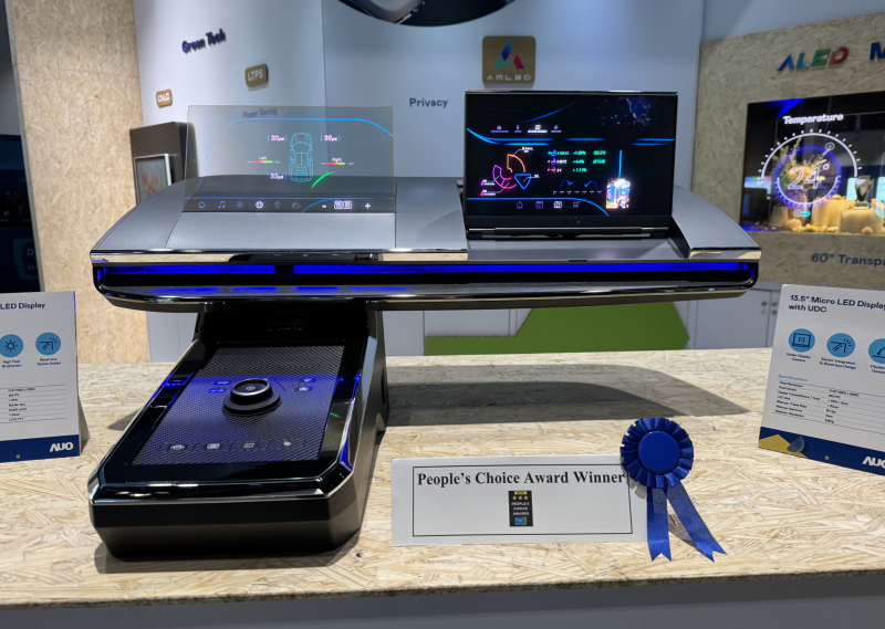 東升國際車用Micro LED Display HMI解決方案獲”最佳車用顯示獎”，以用戶為中心開發(fā)，針對前座駕駛與乘客設(shè)計兼具娛樂與安全的高畫質(zhì)屏幕，包含車艙前座的Micro LED透明屏幕及全球首款內(nèi)建鏡頭的智慧Micro LED顯示器